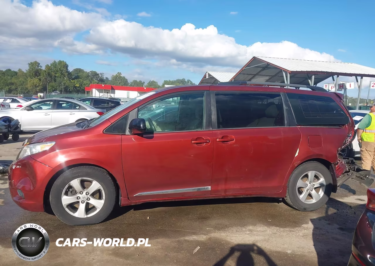 2017 Toyota Sienna Le 8 Passenger VIN:5TDKZ3DC0HS785519 - 15