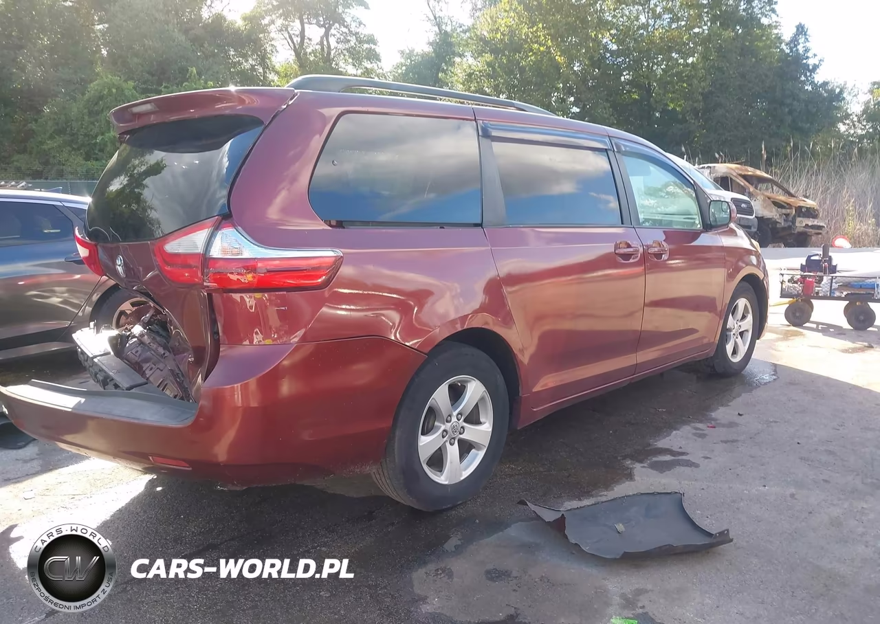 2017 Toyota Sienna Le 8 Passenger VIN:5TDKZ3DC0HS785519 - 4