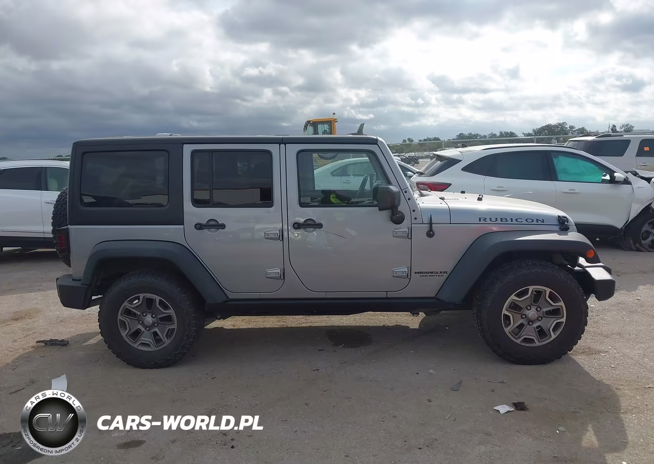 2015 Jeep Wrangler Unlimited Rubicon VIN:1C4BJWFG0FL515195 - 13