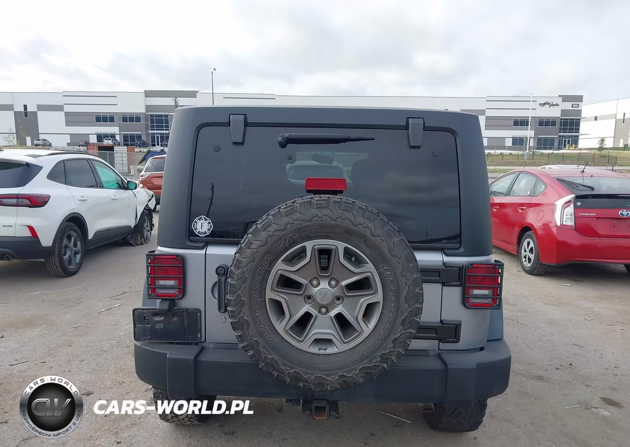 2015 Jeep Wrangler Unlimited Rubicon VIN:1C4BJWFG0FL515195 - 16