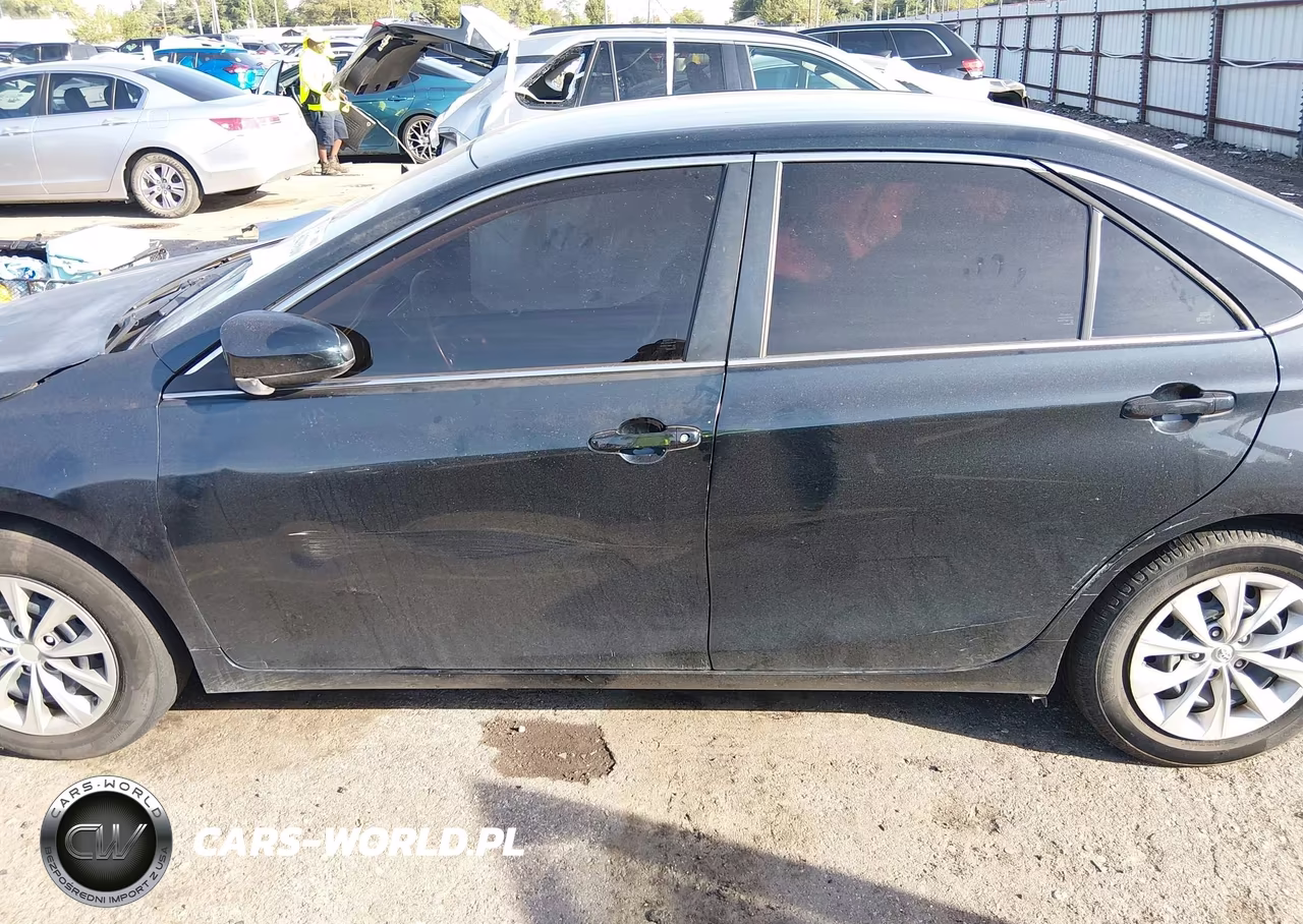 2015 Toyota Camry Le VIN:4T4BF1FK4FR488586 - 14