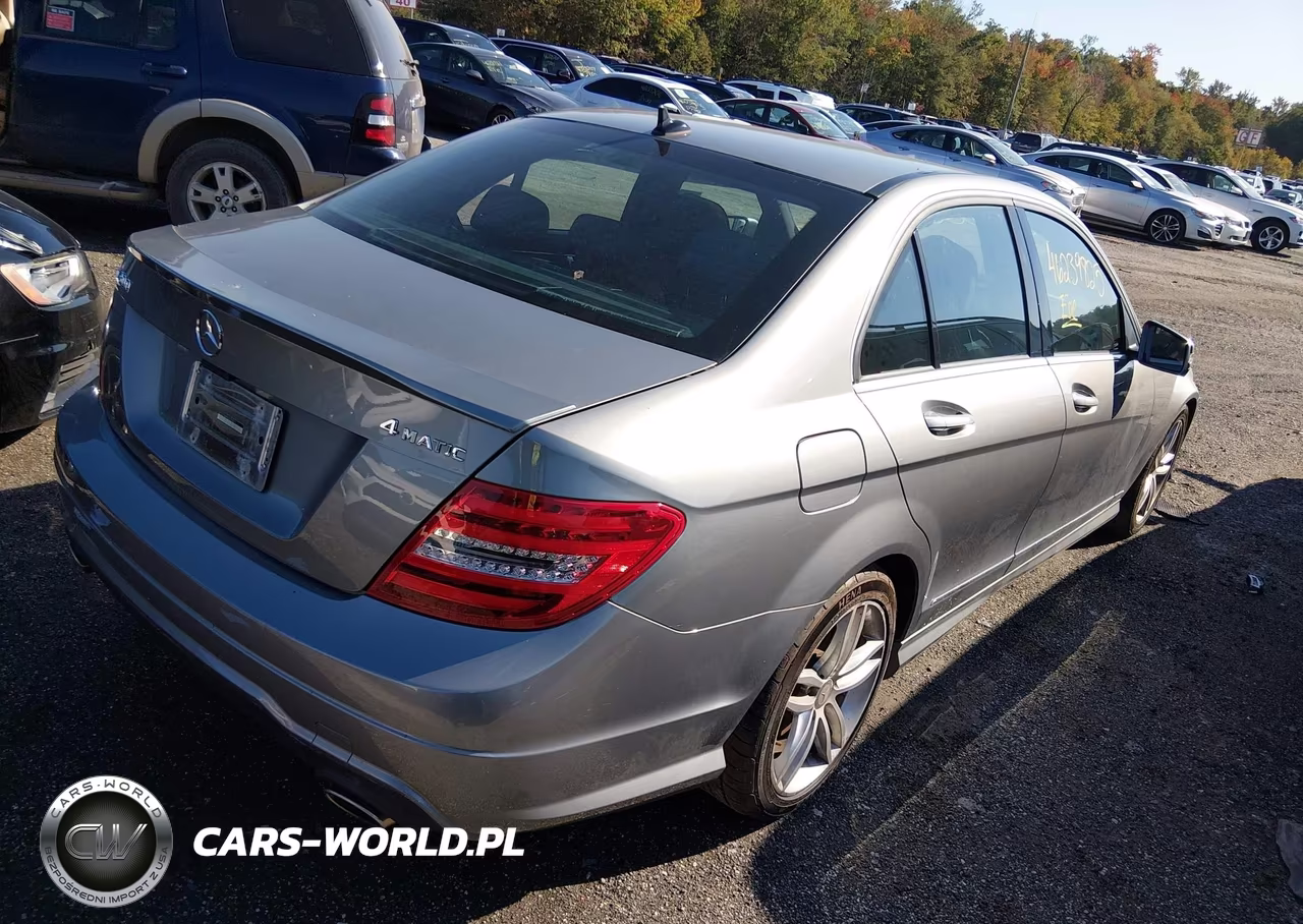 2013 Mercedes-Benz C 300 Sport 4Matic VIN:WDDGF8AB4DA795829 - 4
