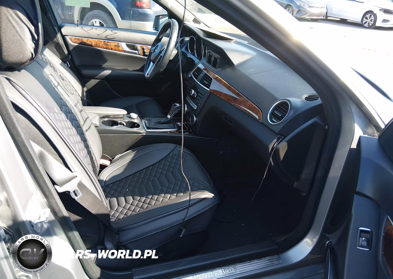 2013 Mercedes-Benz C 300 Sport 4Matic VIN:WDDGF8AB4DA795829 - 5