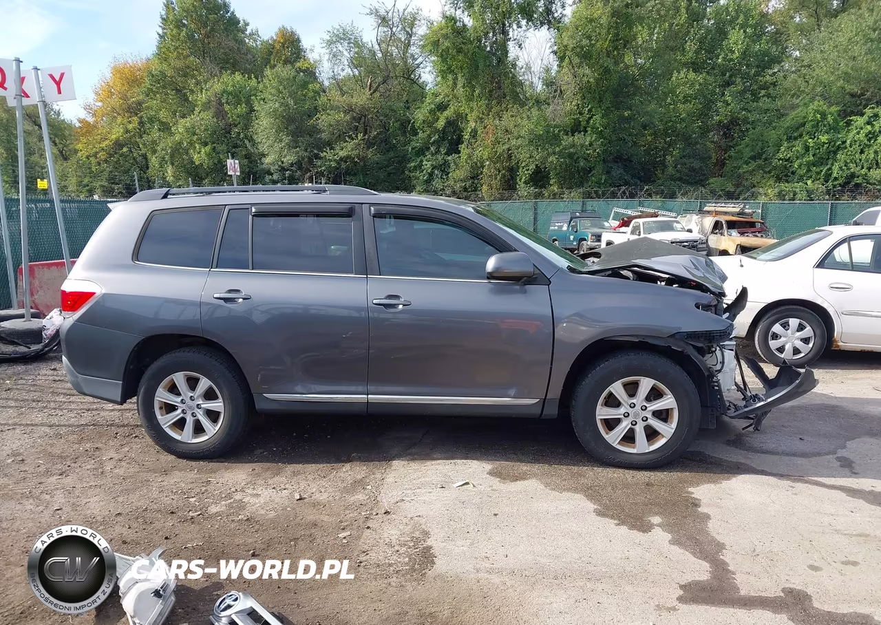 2013 Toyota Highlander Base Plus V6 VIN:5TDBK3EH8DS228902 - 14