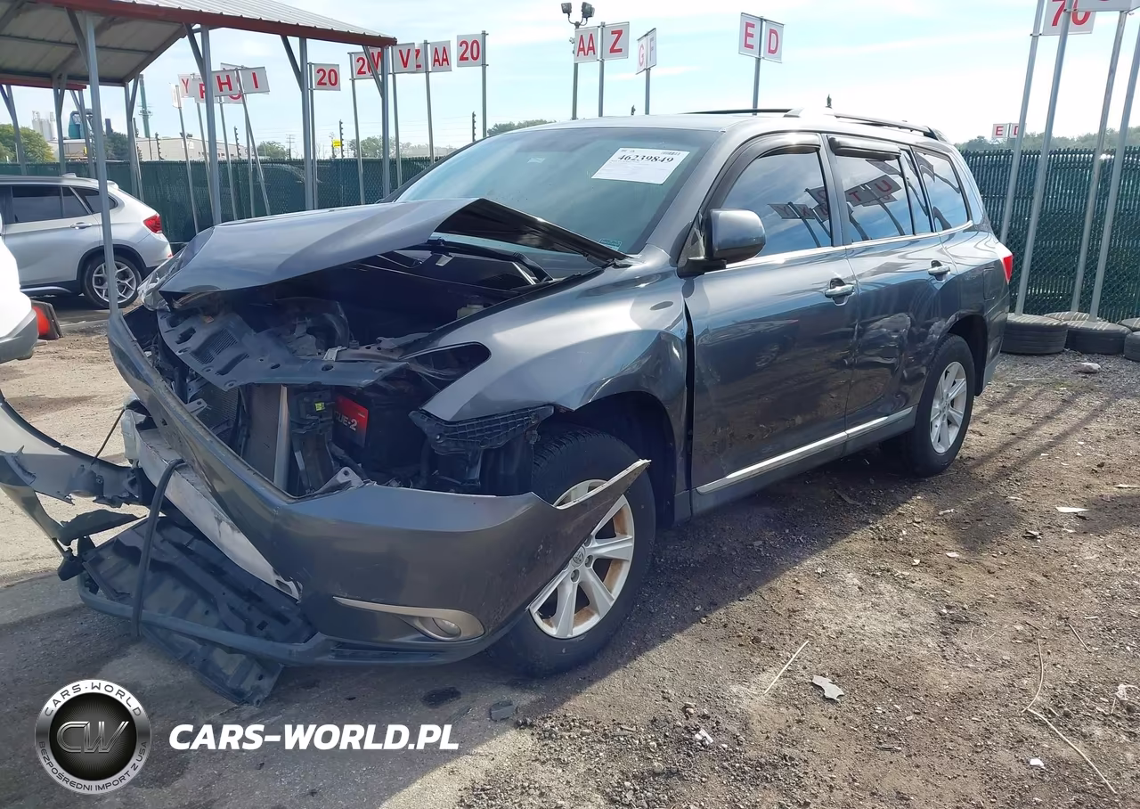 2013 Toyota Highlander Base Plus V6 VIN:5TDBK3EH8DS228902 - 2