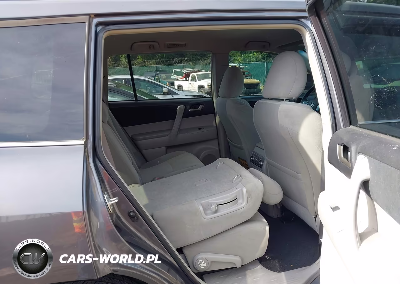 2013 Toyota Highlander Base Plus V6 VIN:5TDBK3EH8DS228902 - 8