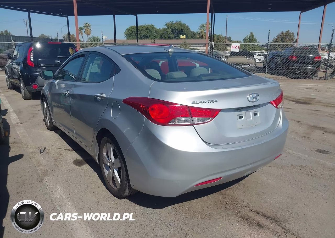 2013 Hyundai Elantra Gls VIN:5NPDH4AE6DH211269 - 3