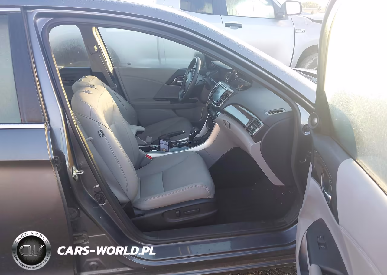 2017 Honda Accord Ex-L VIN:1HGCR2F82HA067668 - 5