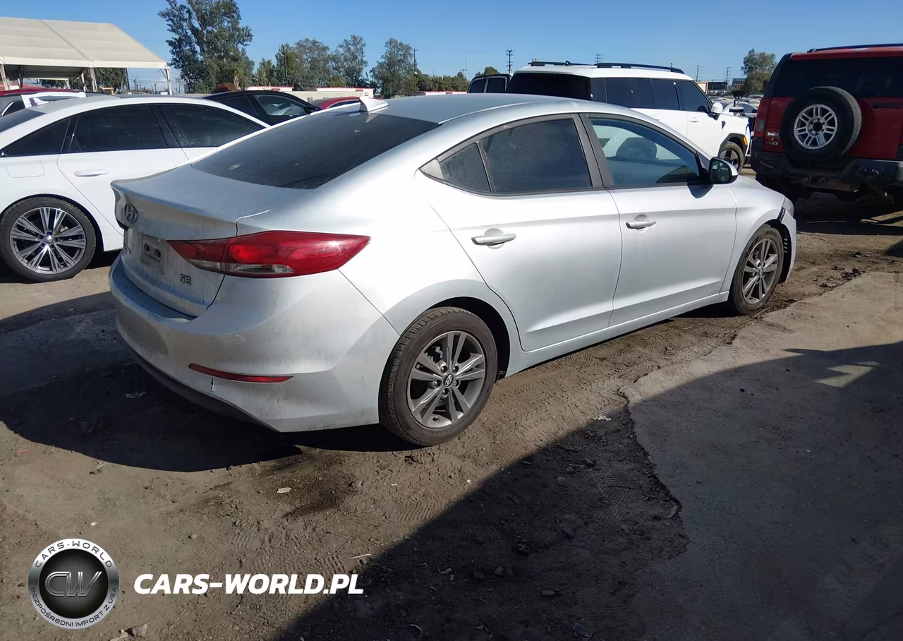 2017 Hyundai Elantra Se VIN:5NPD84LFXHH051649 - 4