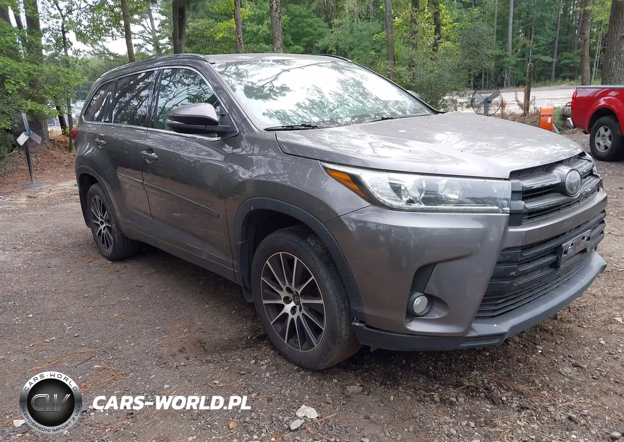 2017 Toyota Highlander Se