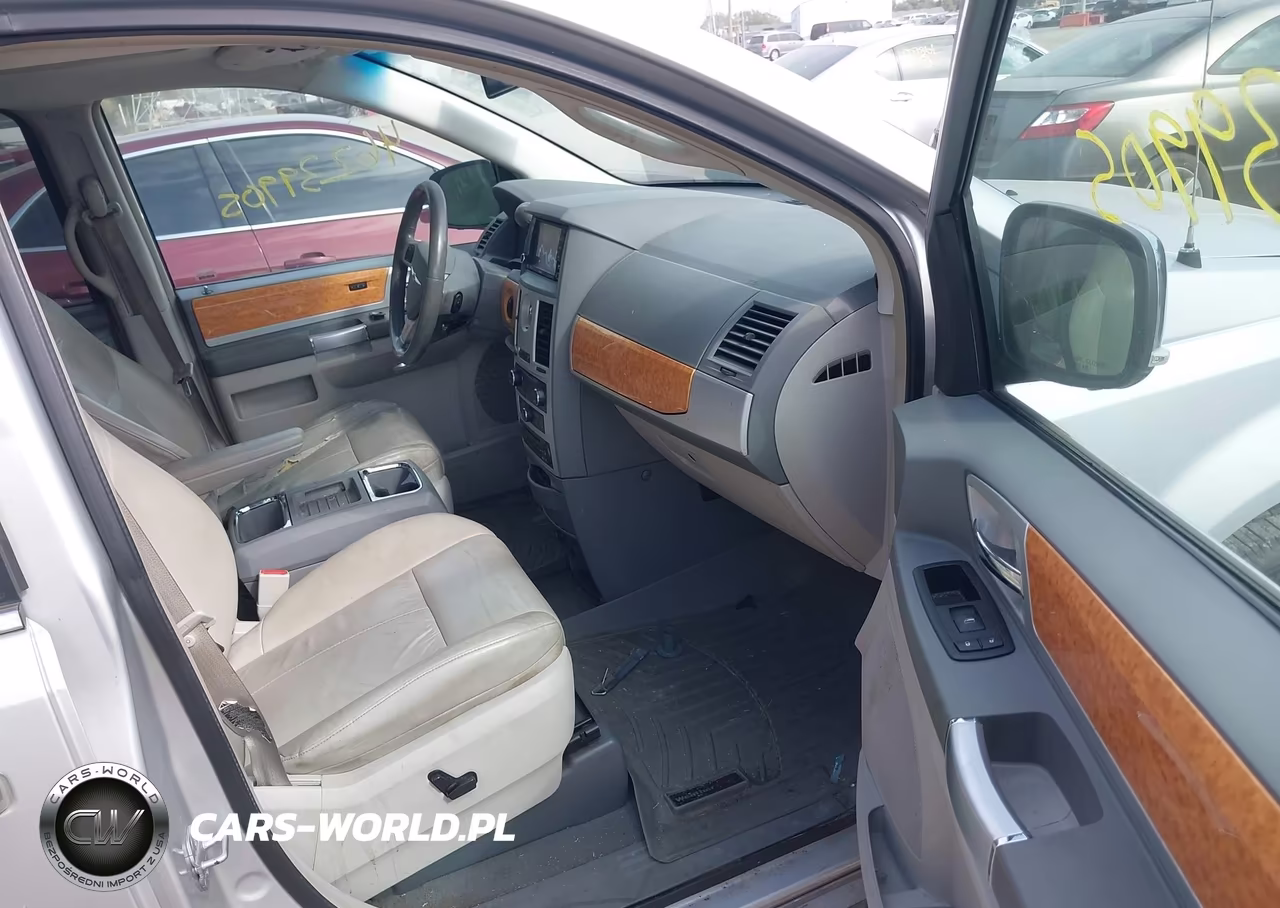 2008 Chrysler Town & Country Limited VIN:2A8HR64X88R722653 - 5