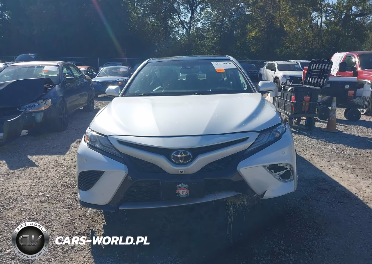 2018 Toyota Camry Xse VIN:4T1B61HK8JU102736 - 12