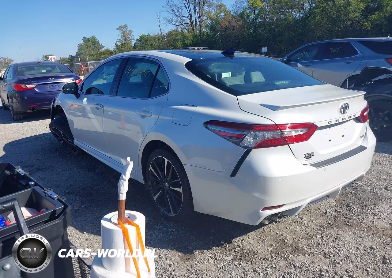 2018 Toyota Camry Xse VIN:4T1B61HK8JU102736 - 3
