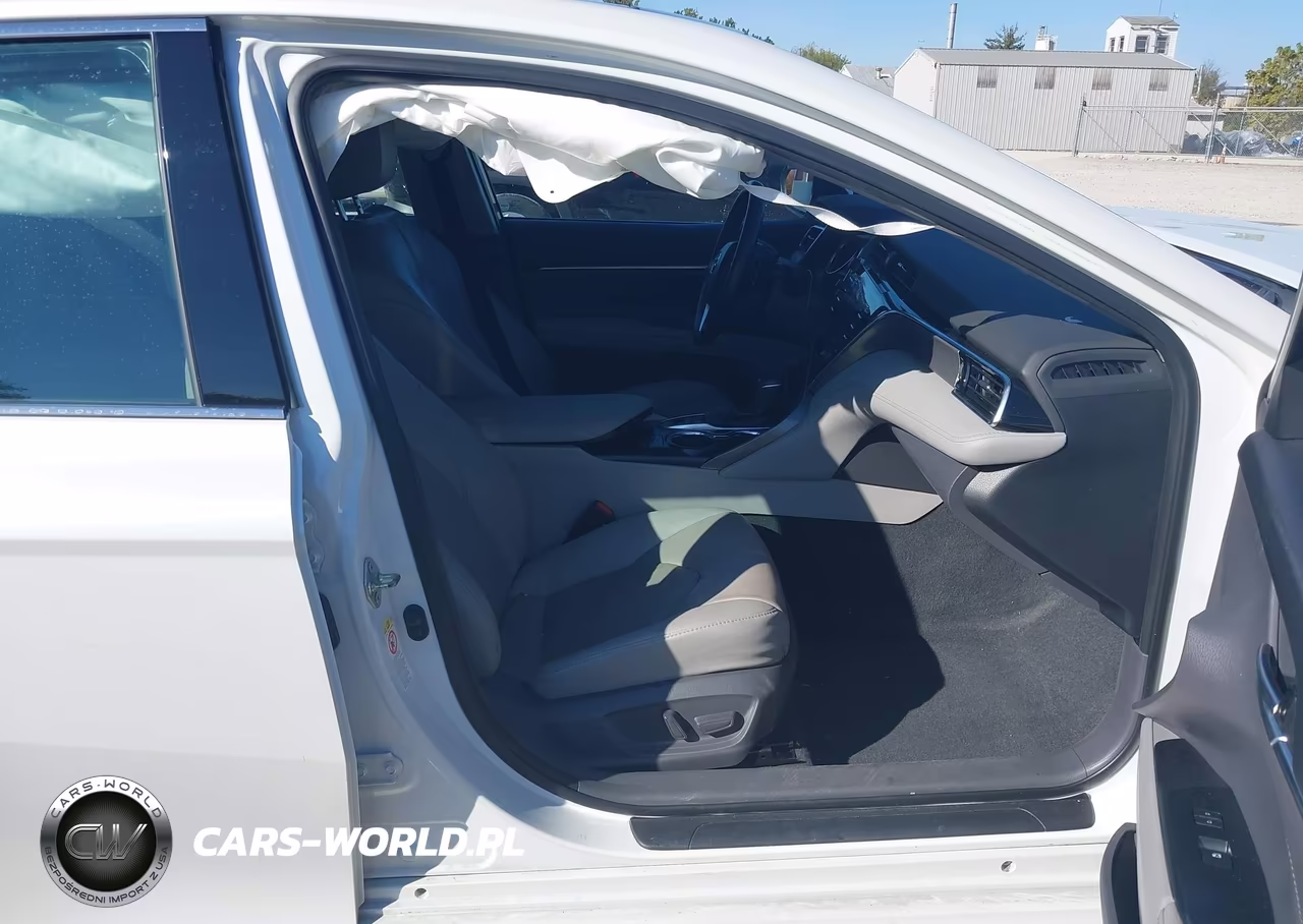 2018 Toyota Camry Xse VIN:4T1B61HK8JU102736 - 5