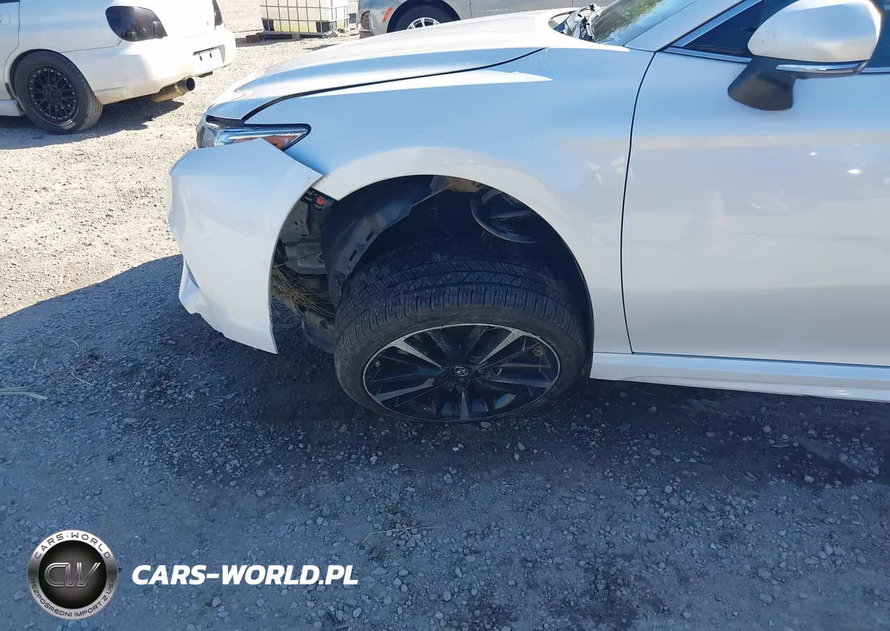 2018 Toyota Camry Xse VIN:4T1B61HK8JU102736 - 6
