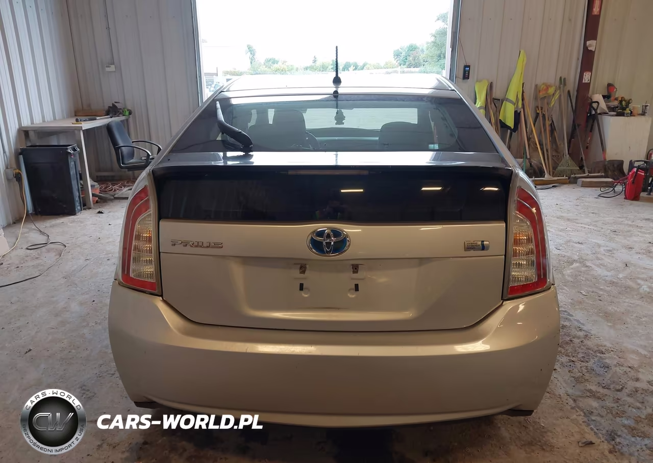 2014 Toyota Prius Two VIN:JTDKN3DU6E1773534 - 16