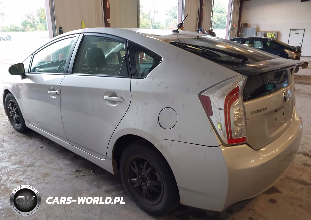 2014 Toyota Prius Two VIN:JTDKN3DU6E1773534 - 3
