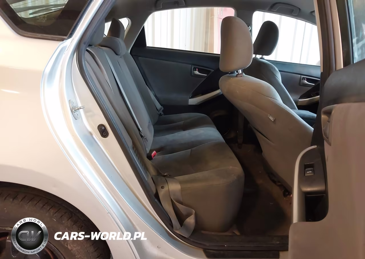 2014 Toyota Prius Two VIN:JTDKN3DU6E1773534 - 8