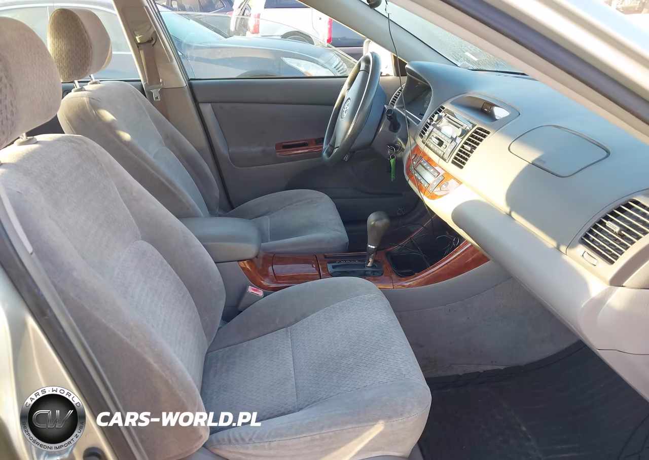 2002 Toyota Camry Xle VIN:JTDBE32K820058158 - 5
