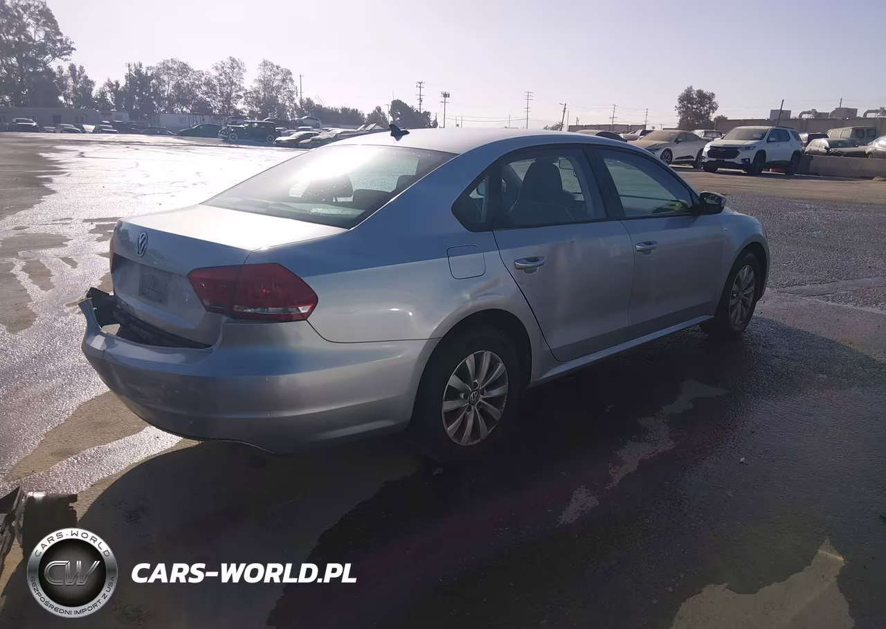 2013 Volkswagen Passat 2.5L Wolfsburg Edition VIN:1VWAP7A33DC140854 - 4