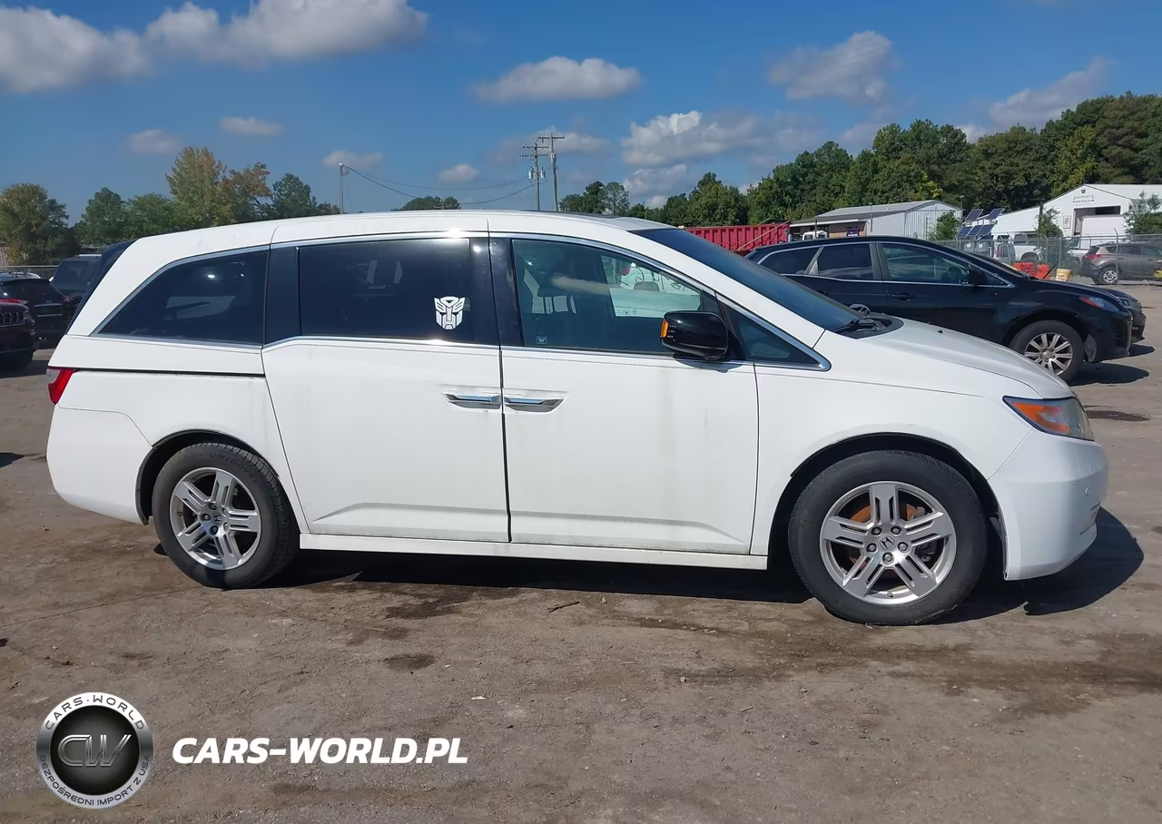 2011 Honda Odyssey Touring-Touring Elite VIN:5FNRL5H90BB028254 - 13