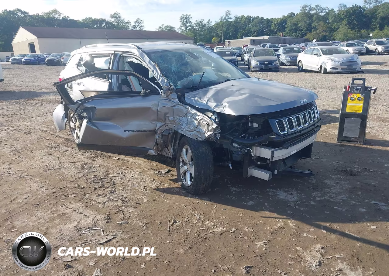 2019 Jeep Compass Latitude 4X4 VIN:3C4NJDBB3KT767789 - 1