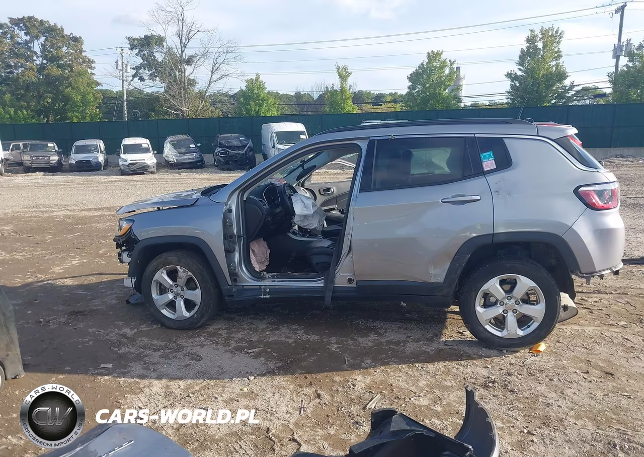 2019 Jeep Compass Latitude 4X4 VIN:3C4NJDBB3KT767789 - 14