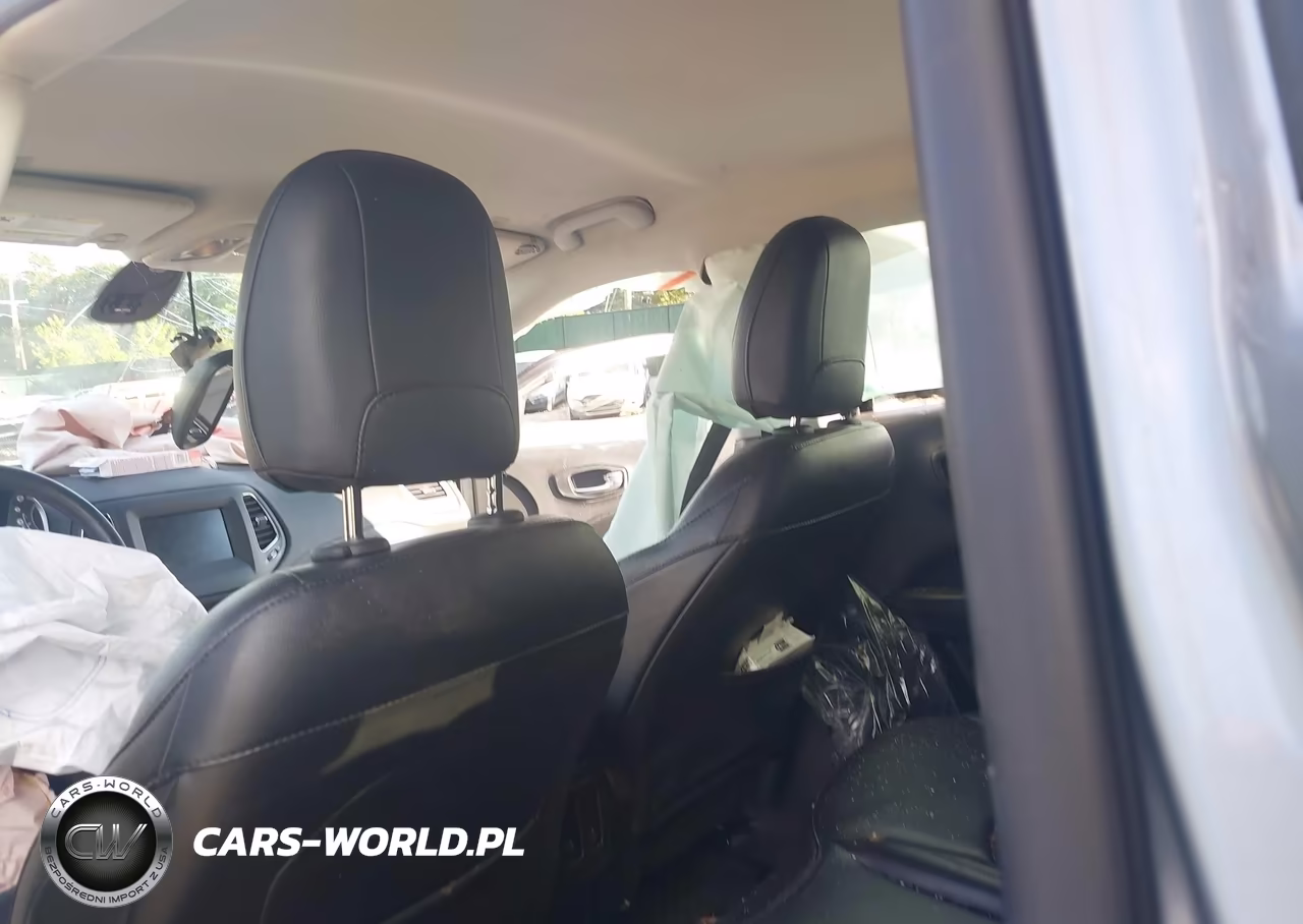 2019 Jeep Compass Latitude 4X4 VIN:3C4NJDBB3KT767789 - 8