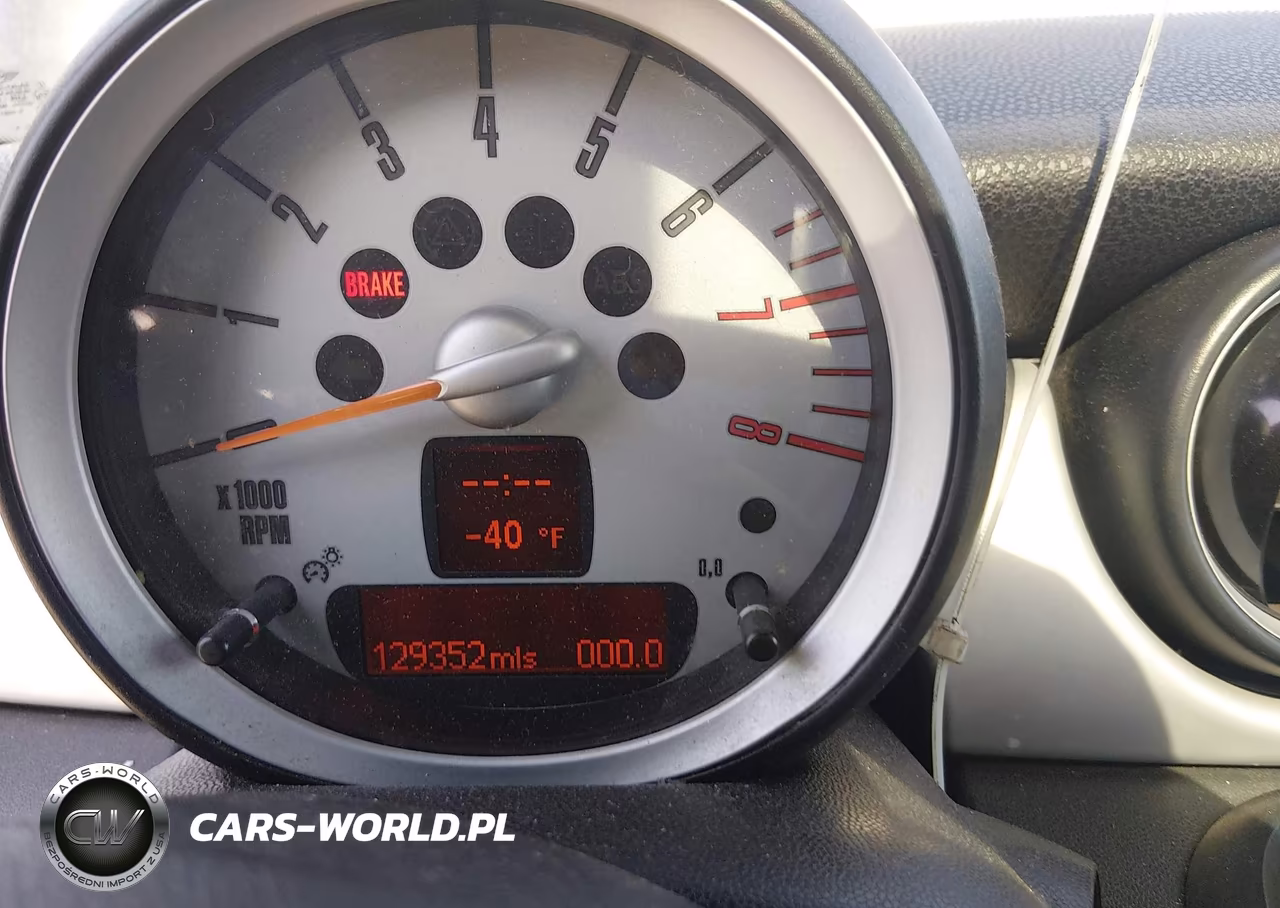 2009 Mini Cooper Clubman VIN:WMWML335X9TP98842 - 7