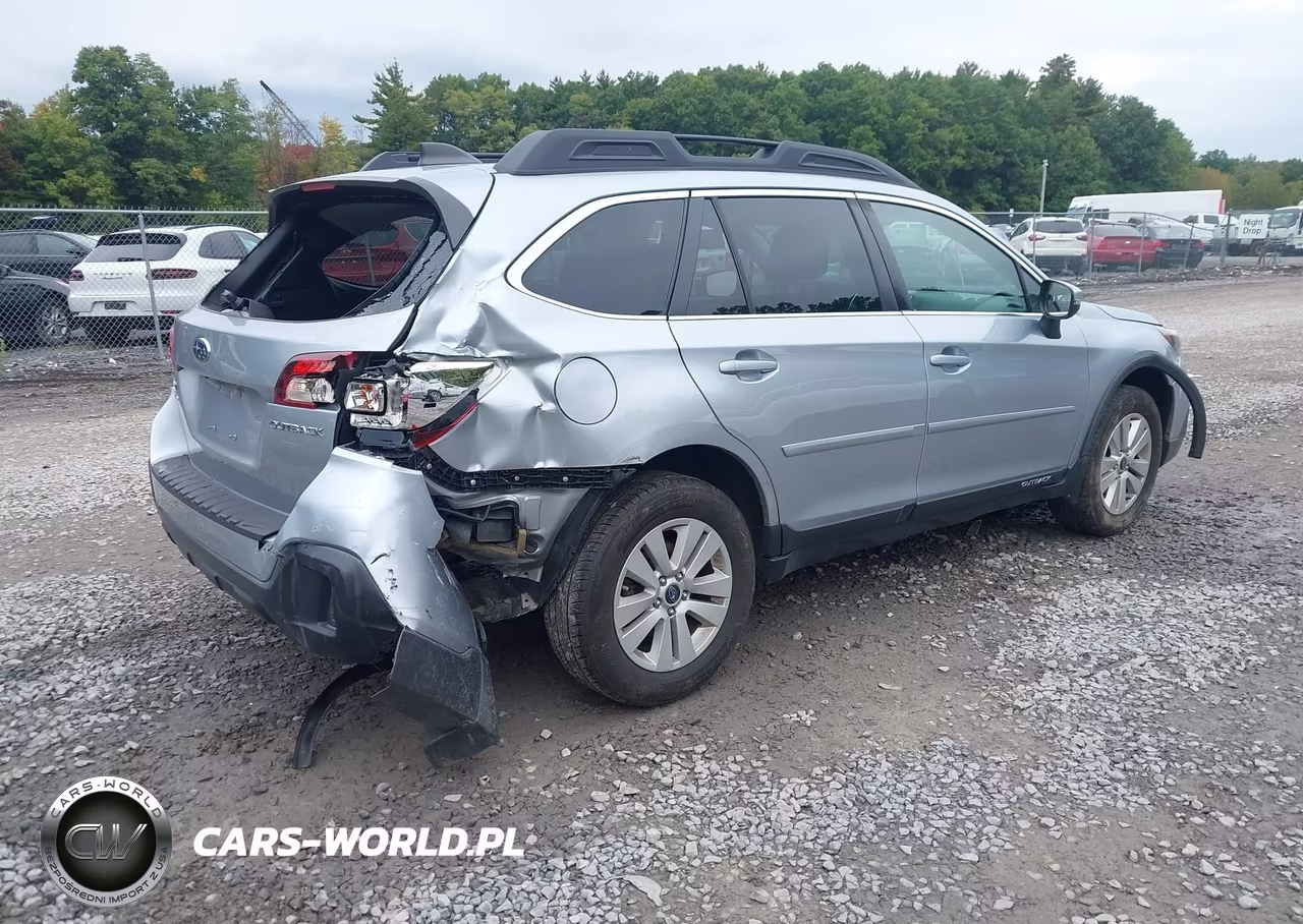 2019 Subaru Outback 2.5I Premium VIN:4S4BSAHCXK3205927 - 4