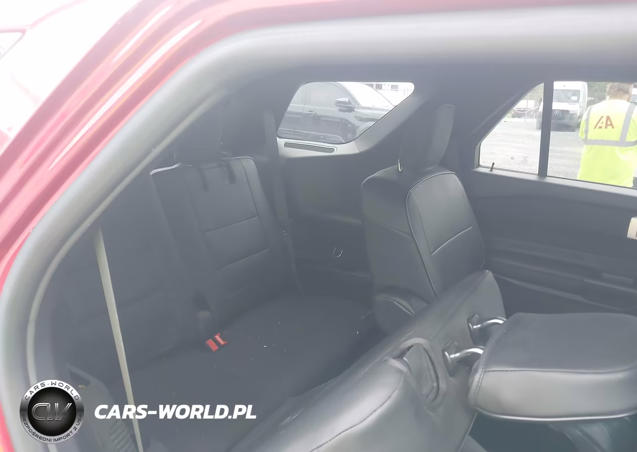 2020 Ford Explorer Xlt VIN:1FMSK8DH8LGB50012 - 8