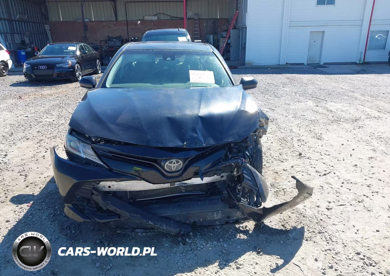 2018 Toyota Camry Le VIN:JTNB11HK0J3012694 - 12
