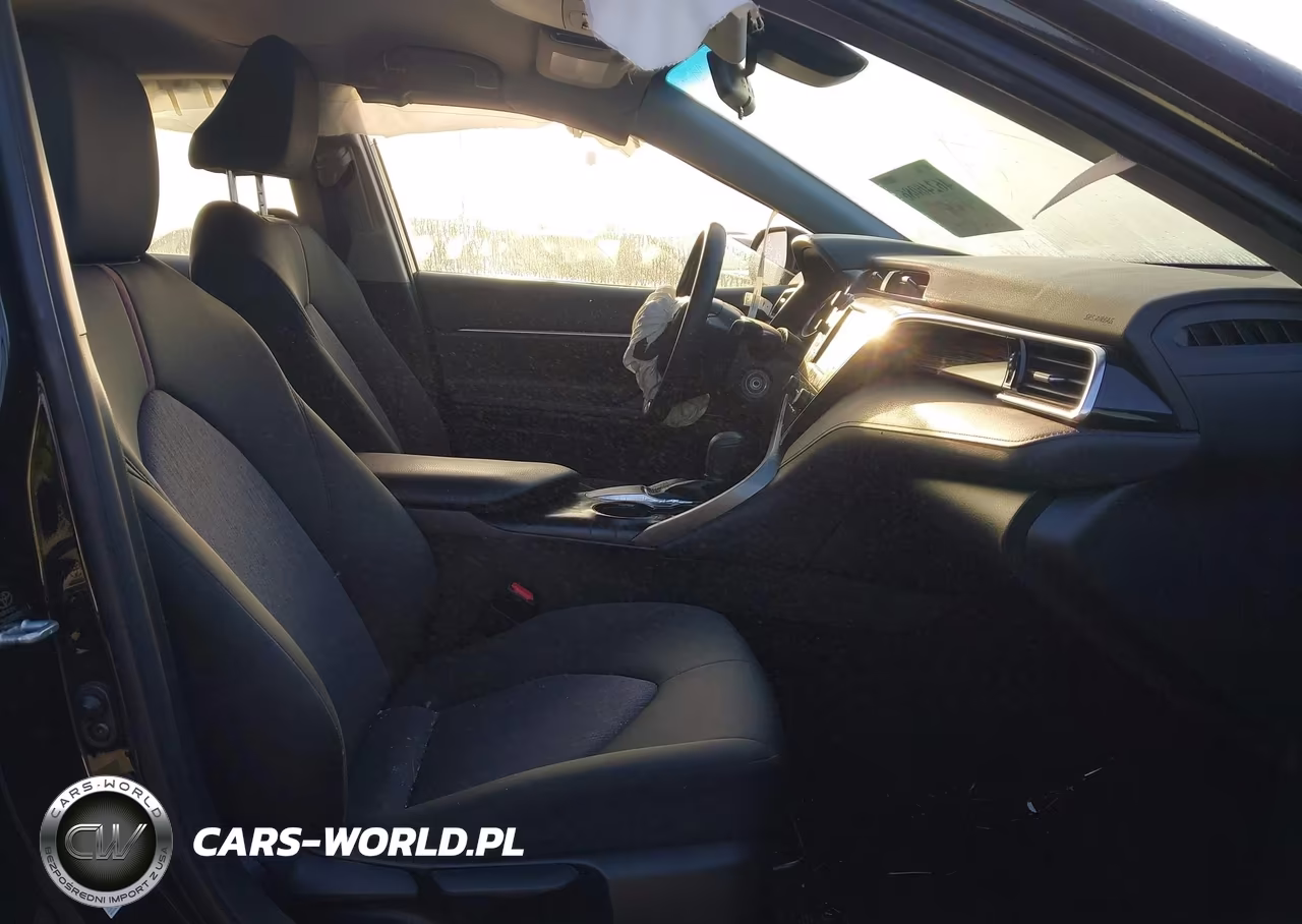 2018 Toyota Camry Le VIN:JTNB11HK0J3012694 - 5