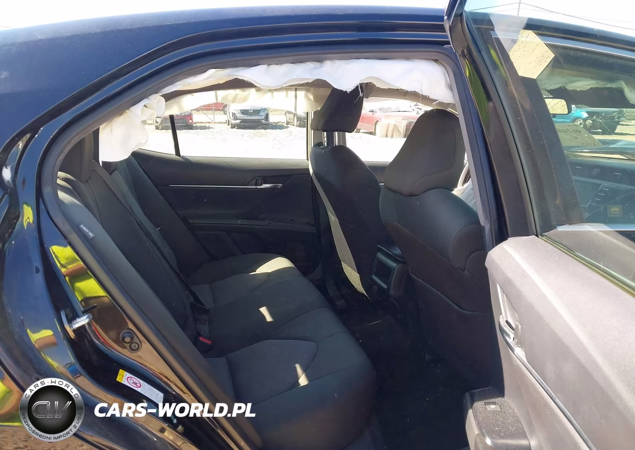 2018 Toyota Camry Le VIN:JTNB11HK0J3012694 - 8