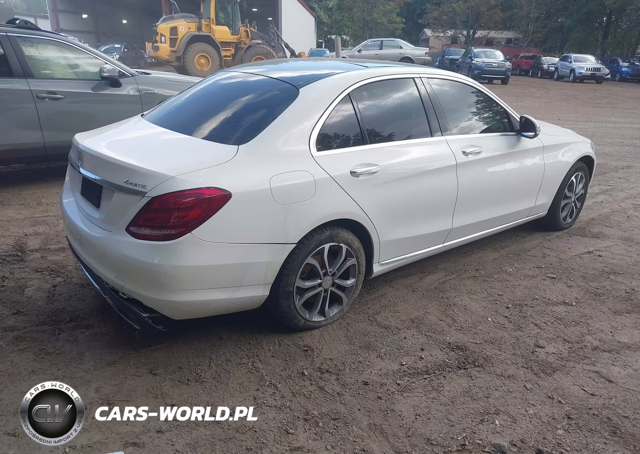 2015 Mercedes-Benz C 300 4Matic-Luxury 4Matic-Sport 4Matic VIN:55SWF4KB1FU021561 - 4