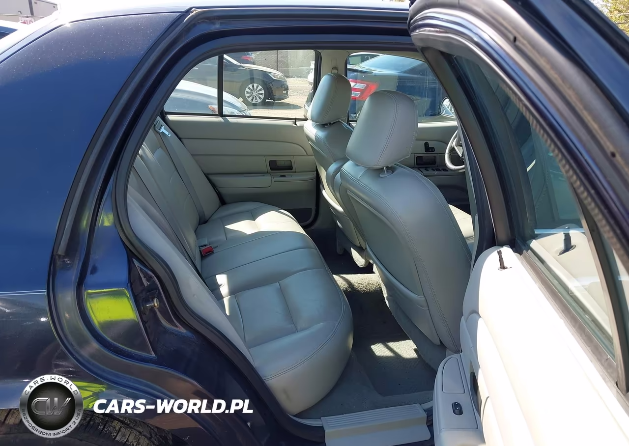 2003 Ford Crown Victoria Lx VIN:2FAFP74W83X164489 - 8