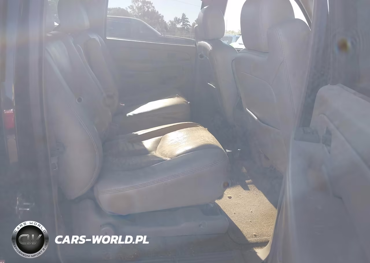 2005 Chevrolet Suburban 1500 Z71 VIN:3GNEC16Z15G182455 - 8