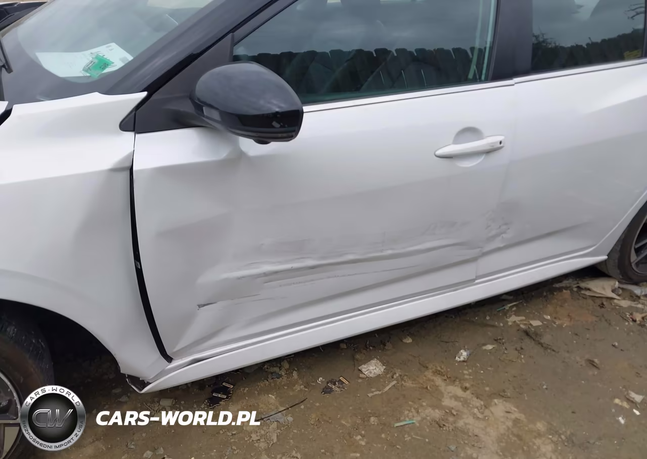 2025 Nissan Sentra Sr VIN:3N1AB8DV5SY207921 - 17