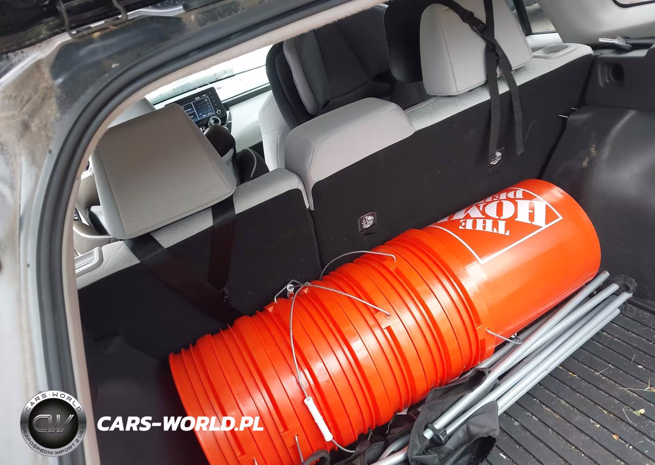 2022 Toyota Corolla Cross Le VIN:7MUCAAAG8NV020129 - 12