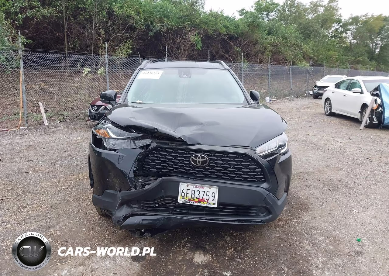2022 Toyota Corolla Cross Le VIN:7MUCAAAG8NV020129 - 13
