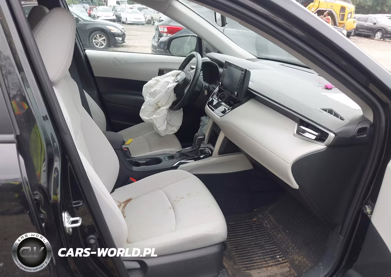 2022 Toyota Corolla Cross Le VIN:7MUCAAAG8NV020129 - 5