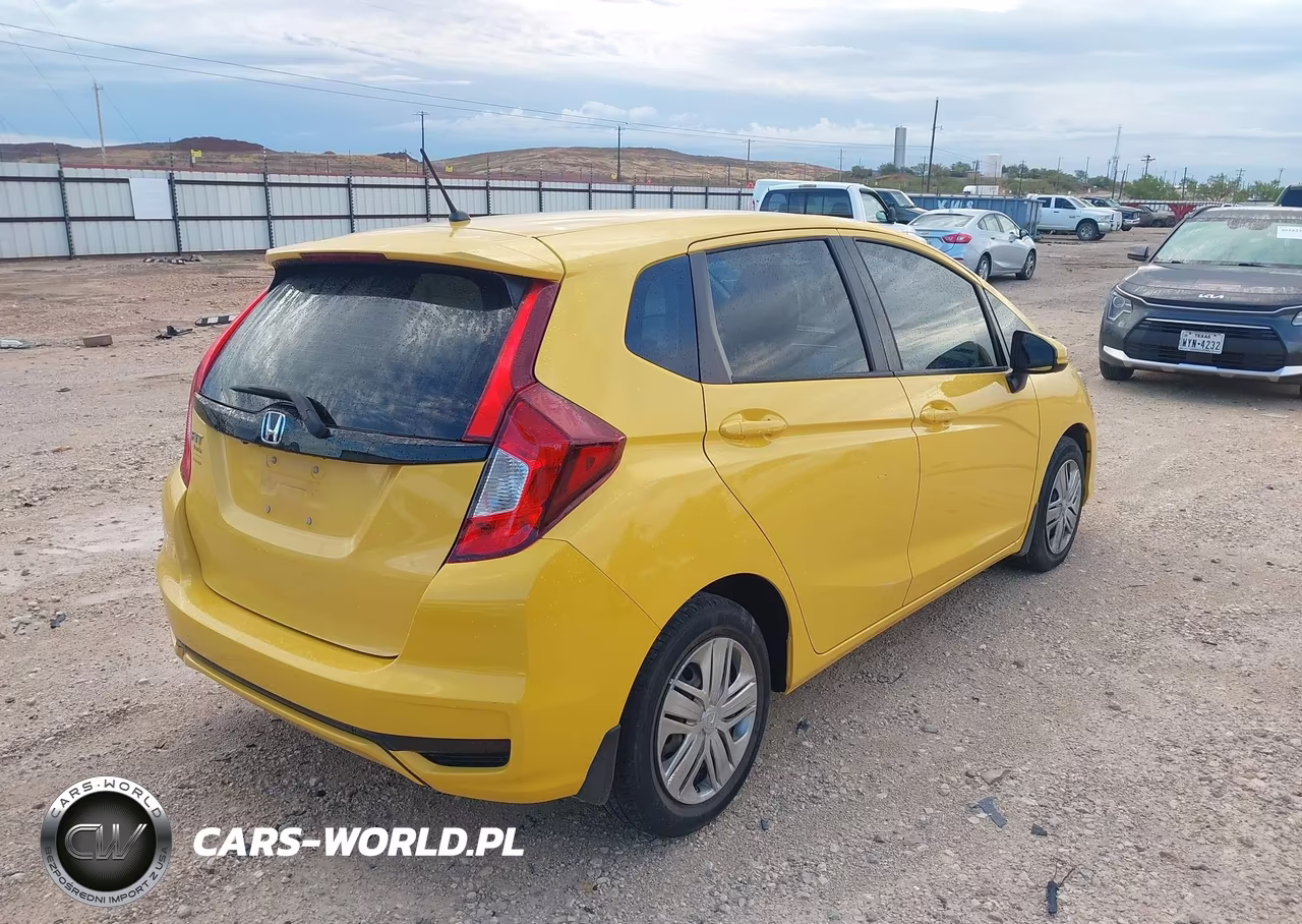 2018 Honda Fit Lx VIN:3HGGK5H47JM730551 - 4