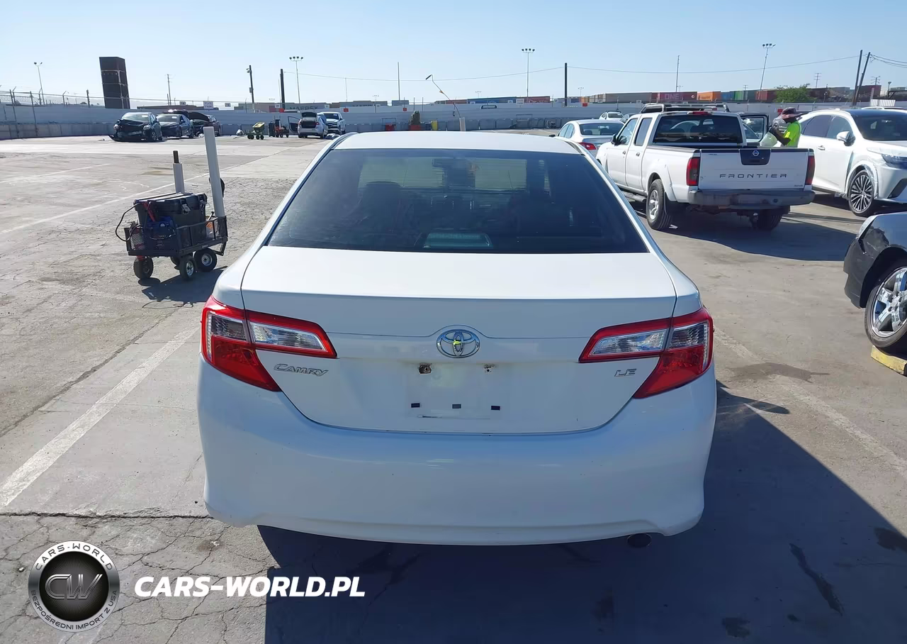 2014 Toyota Camry Le VIN:4T1BF1FK9EU735352 - 15