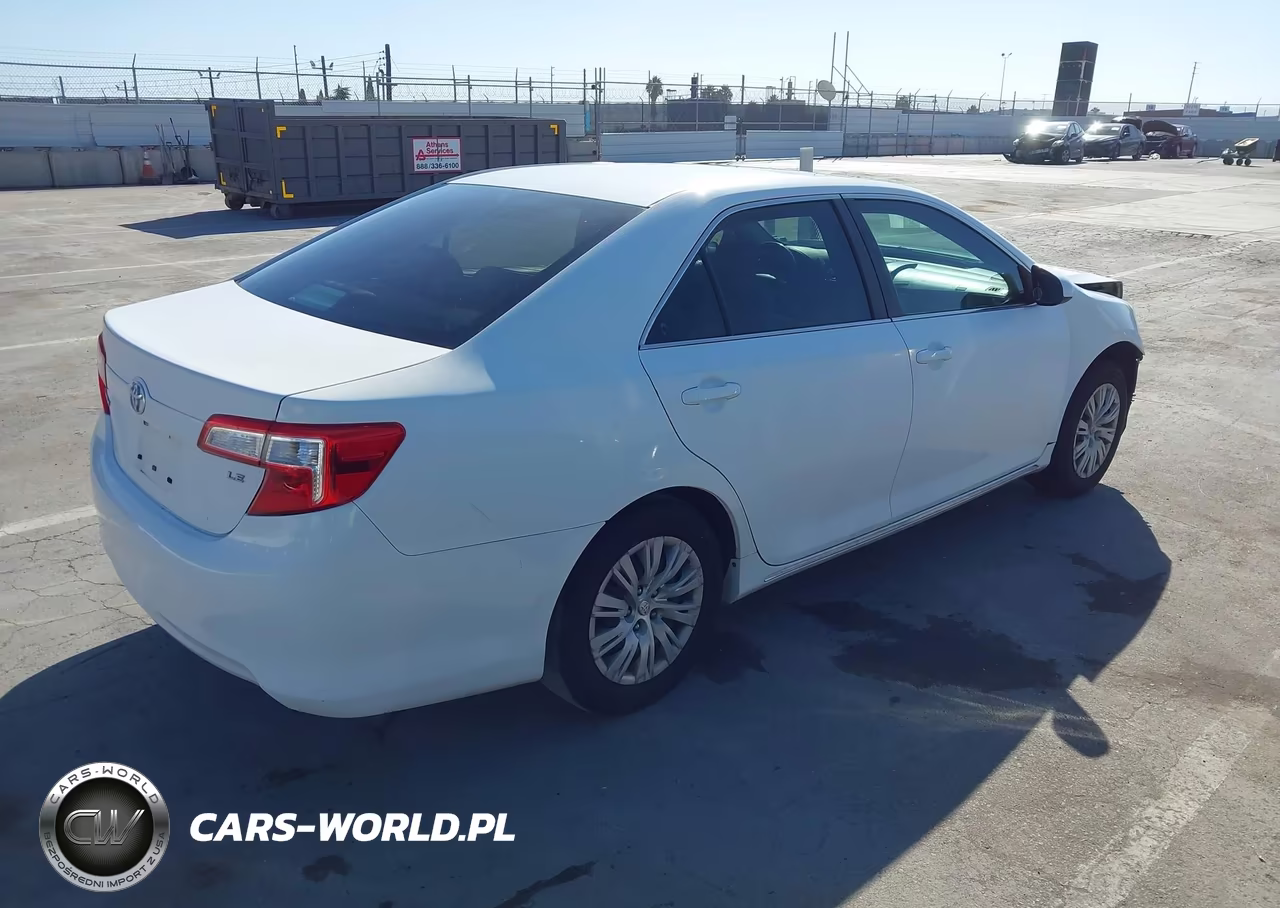2014 Toyota Camry Le VIN:4T1BF1FK9EU735352 - 4
