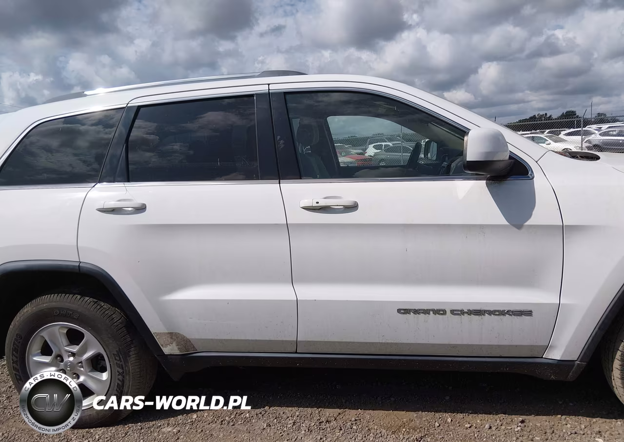 2014 Jeep Grand Cherokee Laredo VIN:1C4RJEAG4EC243281 - 13
