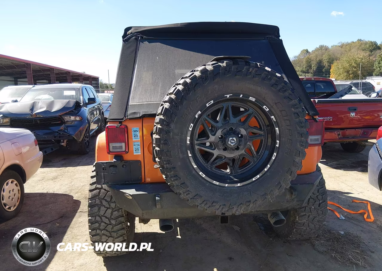 2012 Jeep Wrangler Unlimited Sahara VIN:1C4HJWEG7CL213605 - 16
