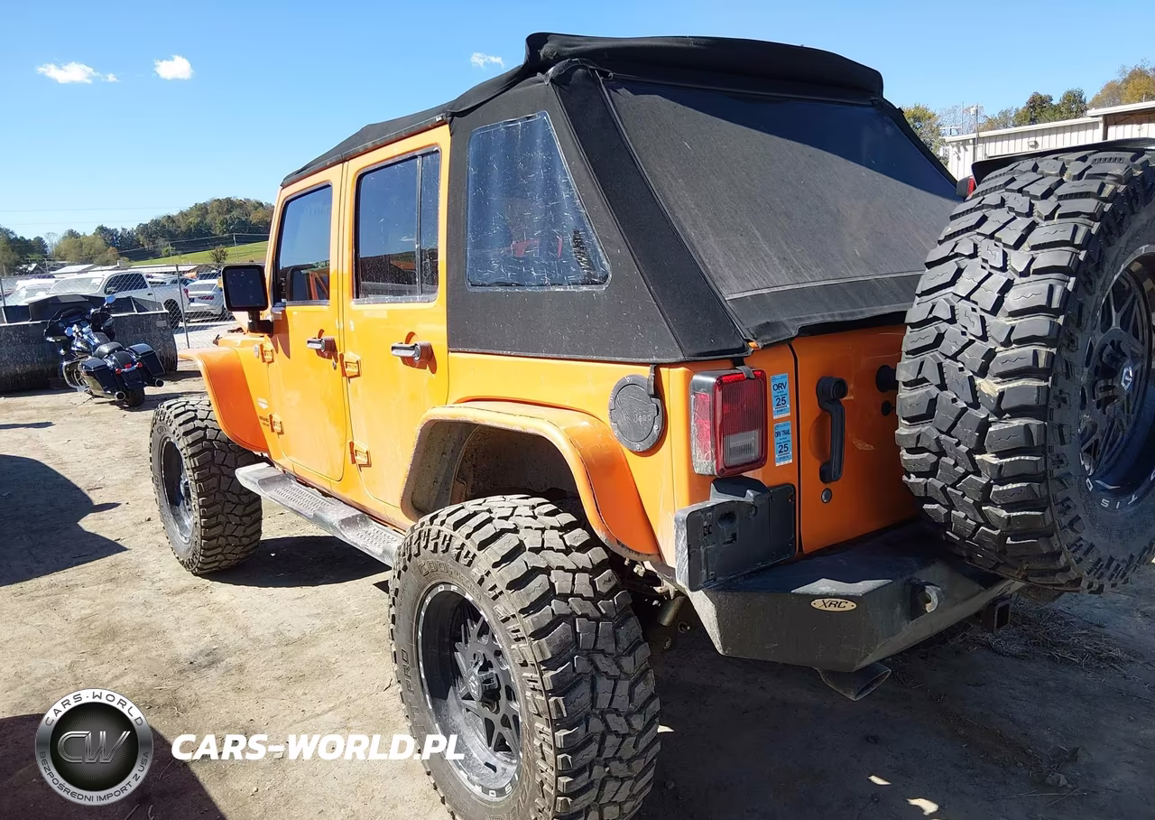 2012 Jeep Wrangler Unlimited Sahara VIN:1C4HJWEG7CL213605 - 3