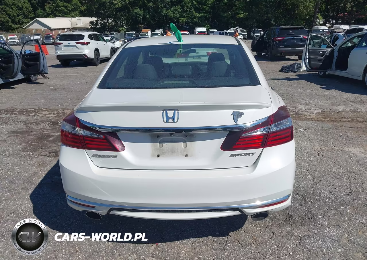 2017 Honda Accord Sport VIN:1HGCR2F58HA121674 - 16