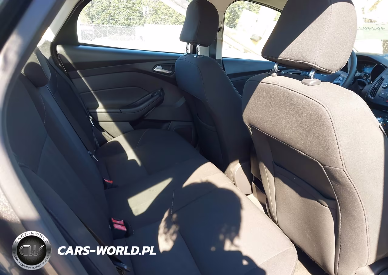2016 Ford Focus Se VIN:1FADP3F27GL270574 - 8