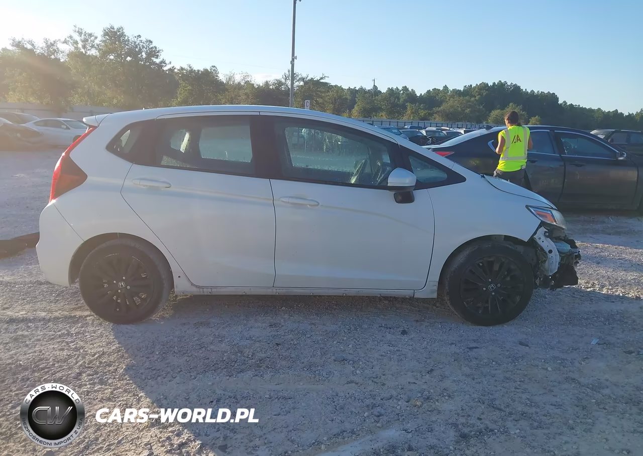 2018 Honda Fit Sport VIN:3HGGK5H63JM706460 - 14